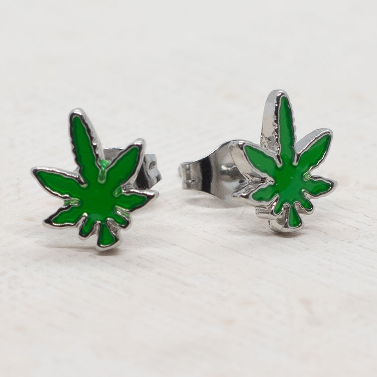 Set Di 2 Orecchini In Acciaio Inox 316L A Forma Di Foglia Di Canapa, Colori Verde E Bianco, Unisex Punk - 2